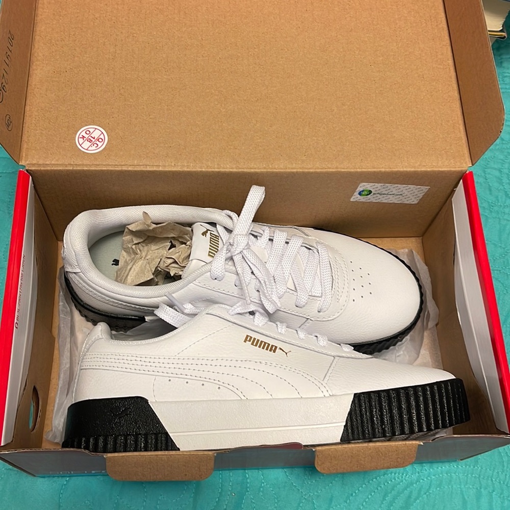 Puma carina sneakers